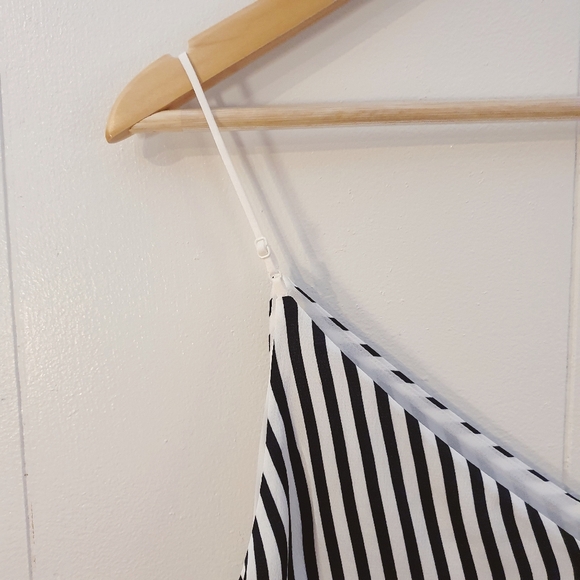 Express Camisole with Adjustable Straps | Striped | Size L - Picture 6 of 6
